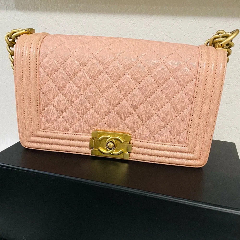 Chanel Le Boy Medium - Caviar - Picture 3 of 17